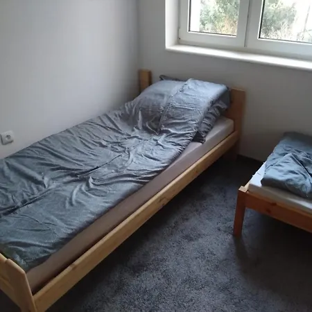 Appartamento Tanie Pokoj Nr 6 1-4 Osobowy Z Lazienka Na Korytarzu
