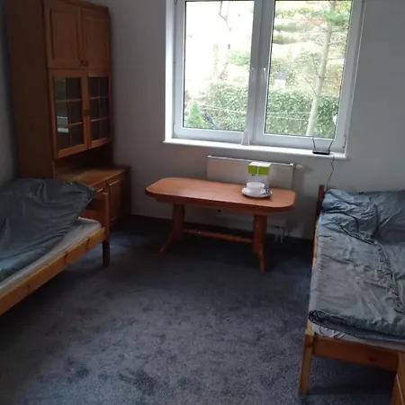 Appartamento Tanie Pokoj Nr 6 1-4 Osobowy Z Lazienka Na Korytarzu *