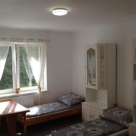 Tanie Pokoj Nr 6 1-4 Osobowy Z Lazienka Na Korytarzu Appartamento